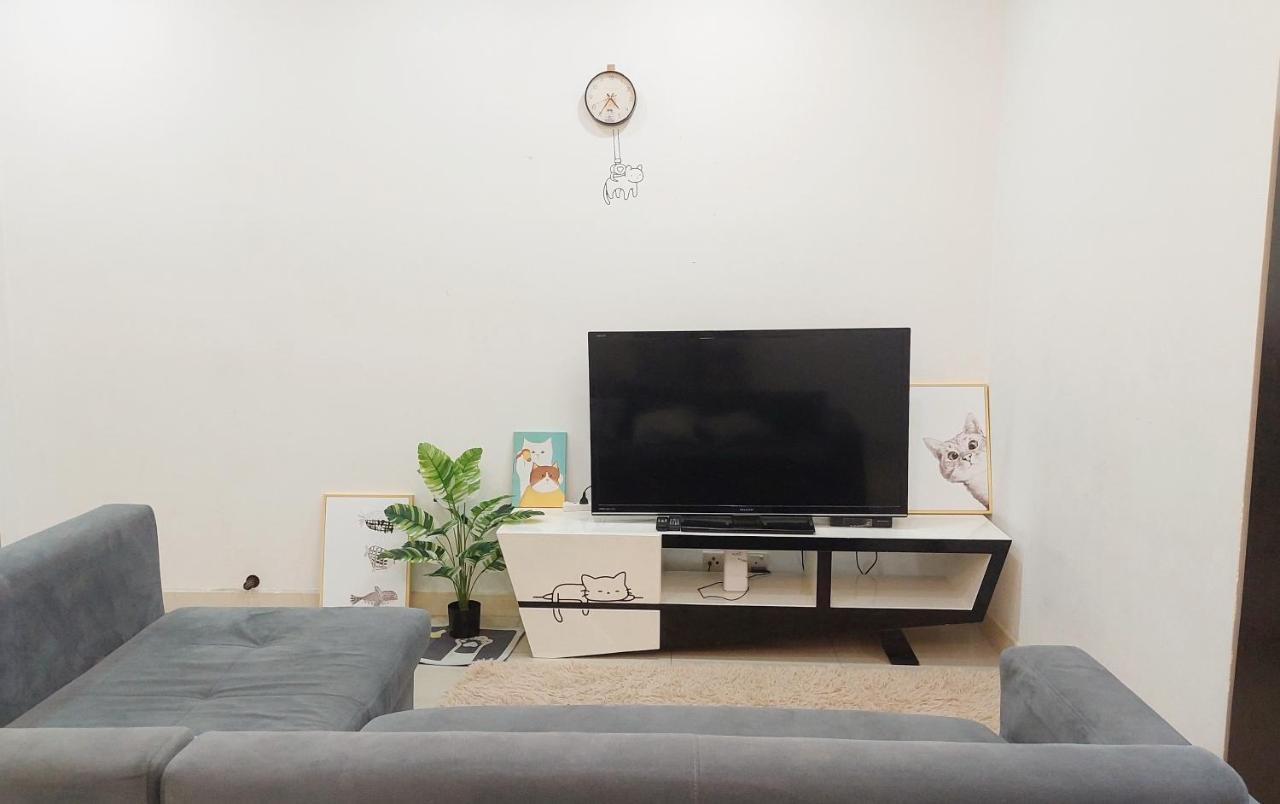 Greenfield Regency Comfort - Wifi 4pax Paradigm & Sutera Apartment *